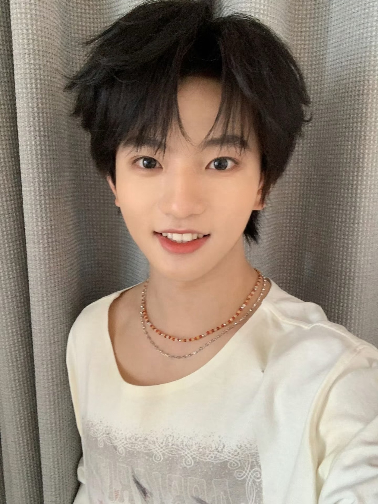 苏新皓和穆祉丞粉丝在交流感情中 发生了什么？ 