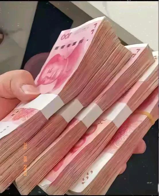 浙江老爷子揣450万拆迁款等子女争抢，结局直接看呆全村
 
本以为会上演兄弟姐妹