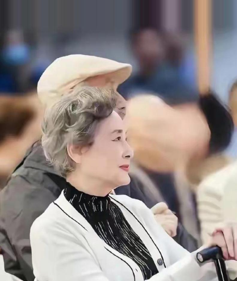 88岁向梅才是真正优雅！美从来不在皮囊
 
88岁向梅活透了人生，不染发、不医美