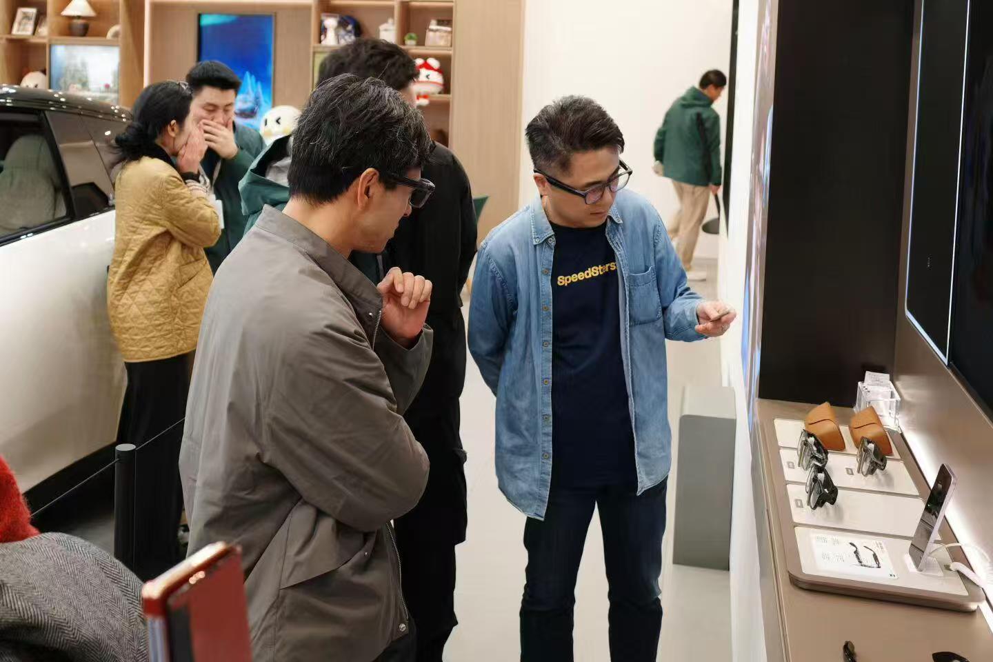 快时代坚持深耕的含金量AI能力对未来世界的假设 短平快的时代里，深耕的成本比过去