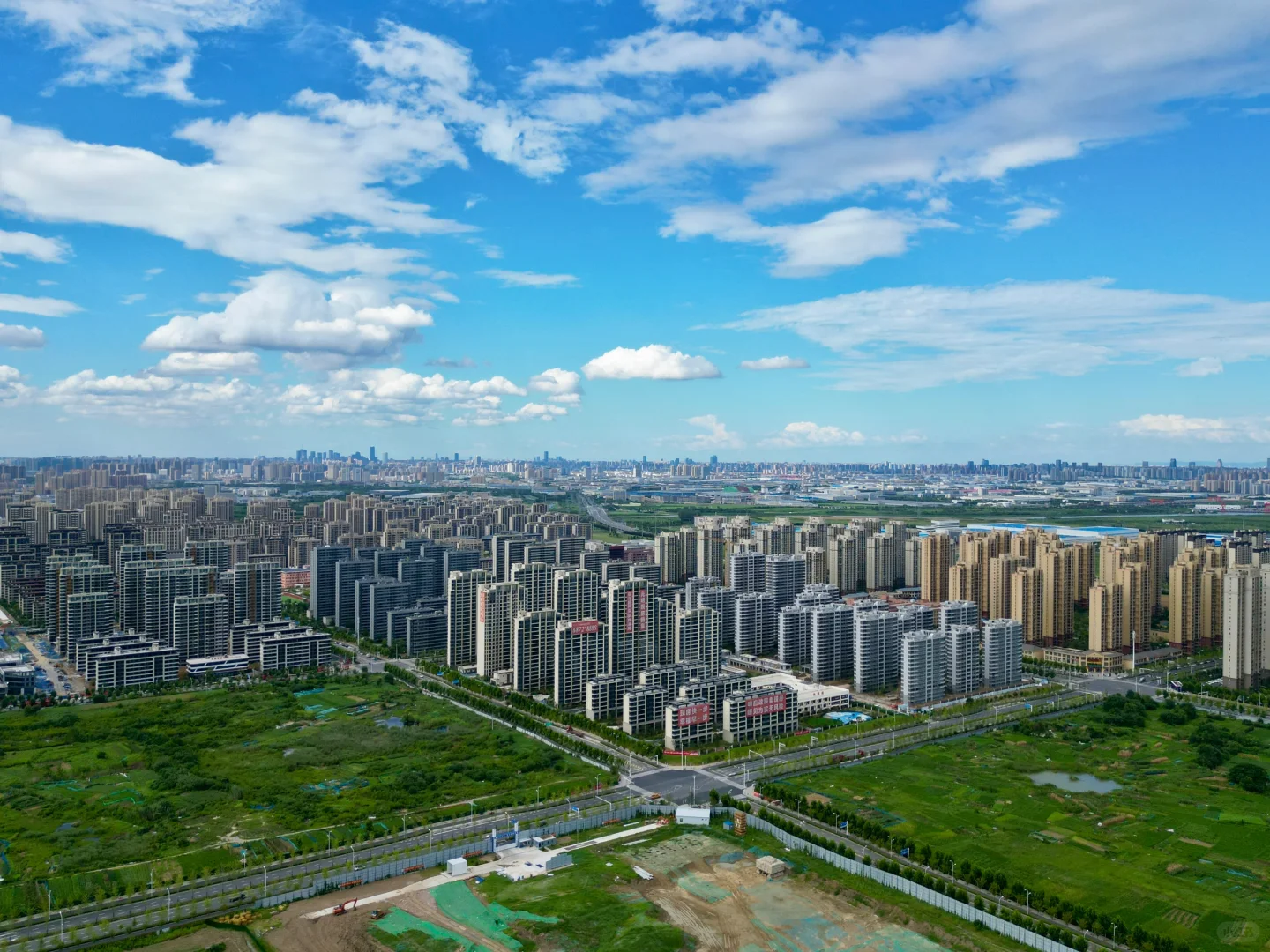 肥西谭冲河片区城市界面，非常干净、整洁！