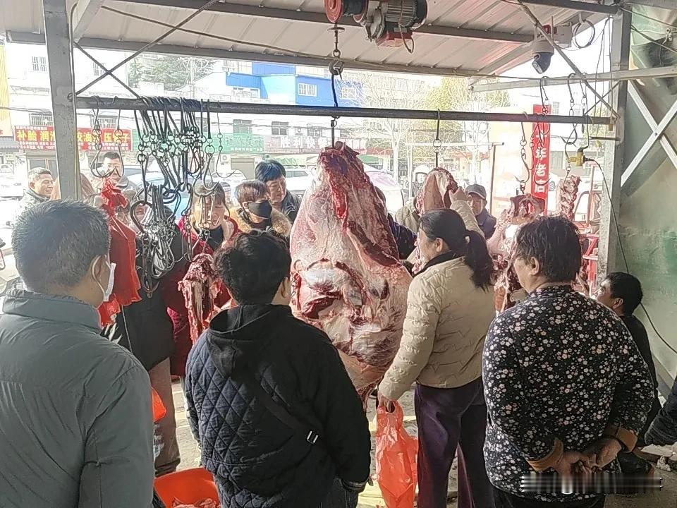十年诚信守初心 清真牛肉香满城——记邓州张彩平、马花丽夫妻诚信经营故事
 
在邓
