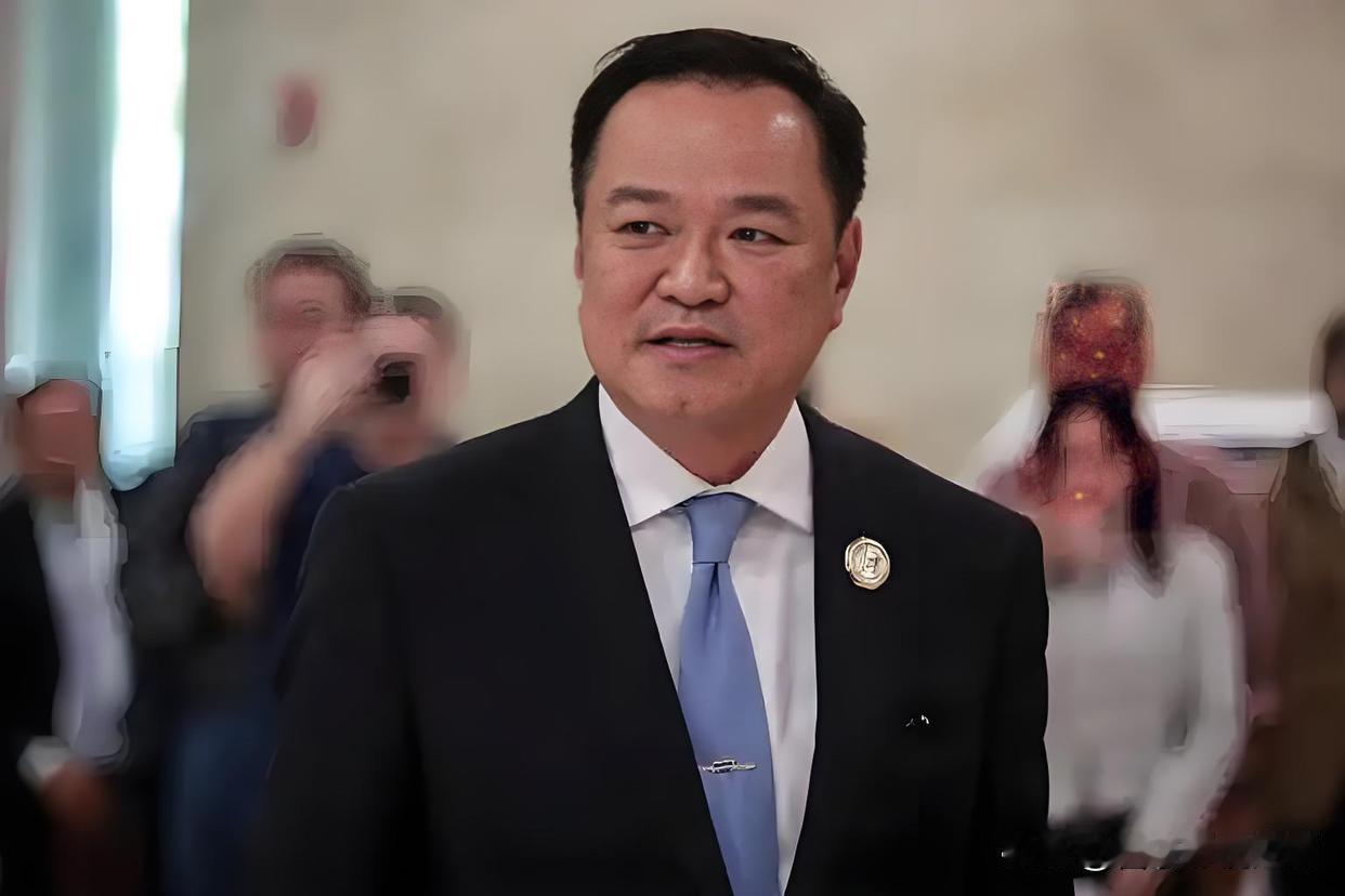 7月16日晚，泰国总理阿努廷乘机抵达上海虹桥机场，开启就任以来的首次正式访华行程