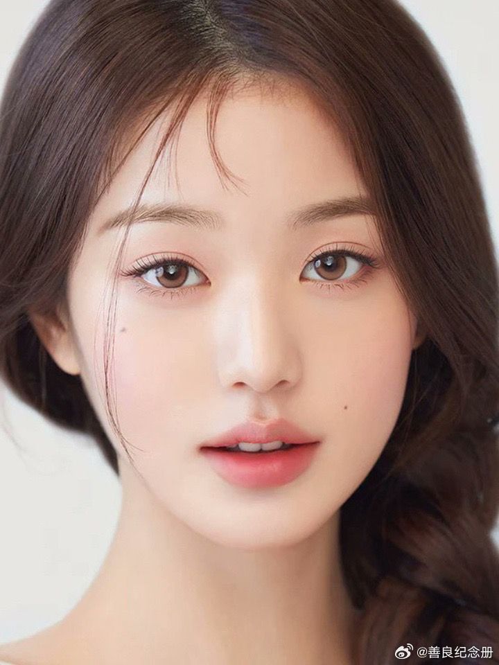 官摄下的她张元英 ​​​