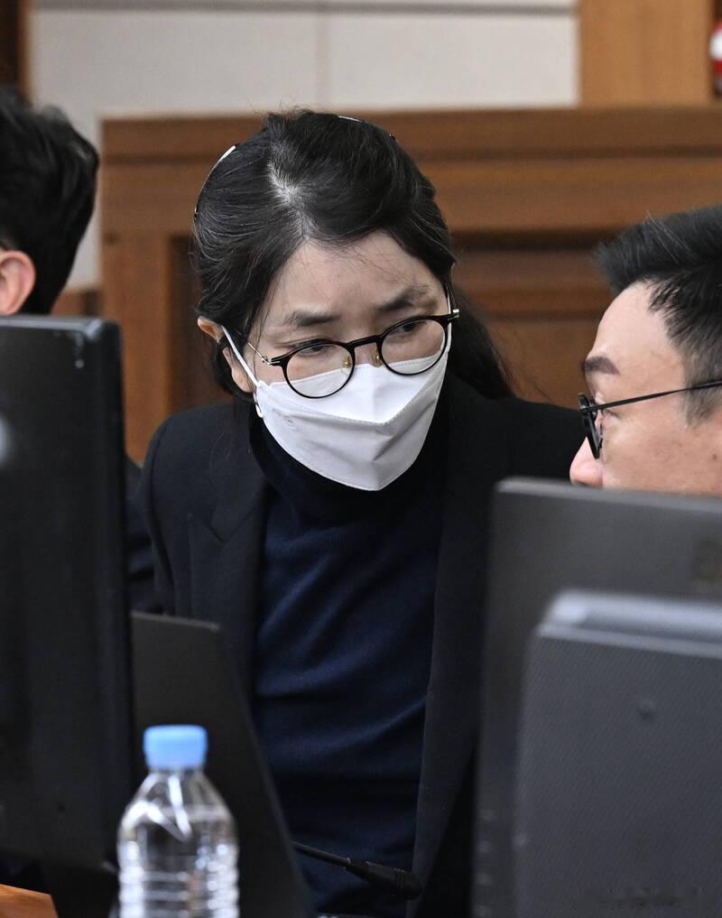 【韩国前第一夫人金建希涉收“统一教”贿赂，被求刑15年】海外新鲜事 韩国前第一夫