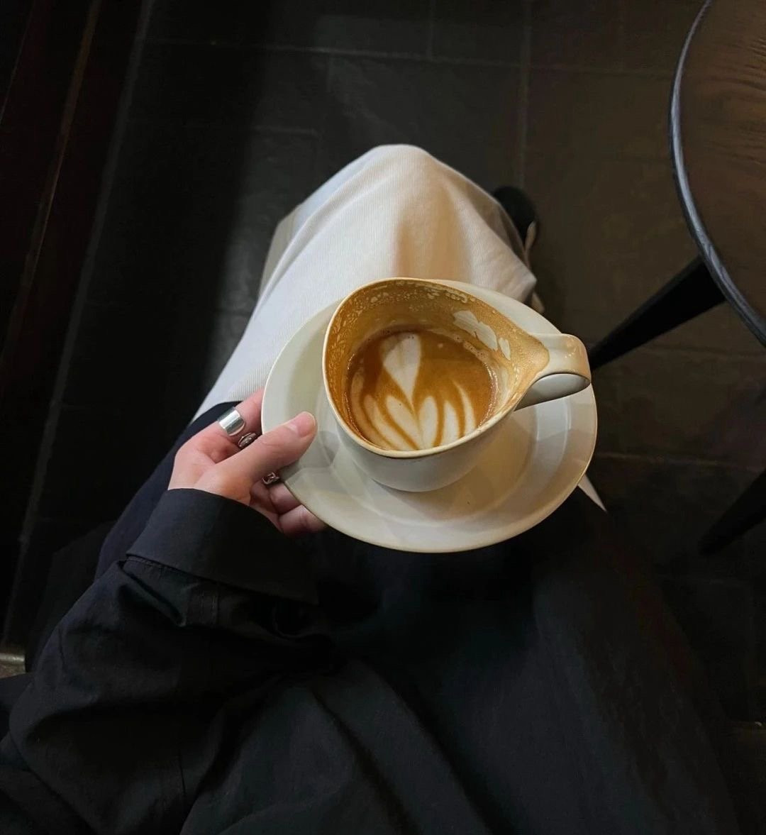 𝐋𝐢𝐟𝐞 ☕我已经烂透了，每一次的选择都是错误的，还以为，我嫁给了爱情。