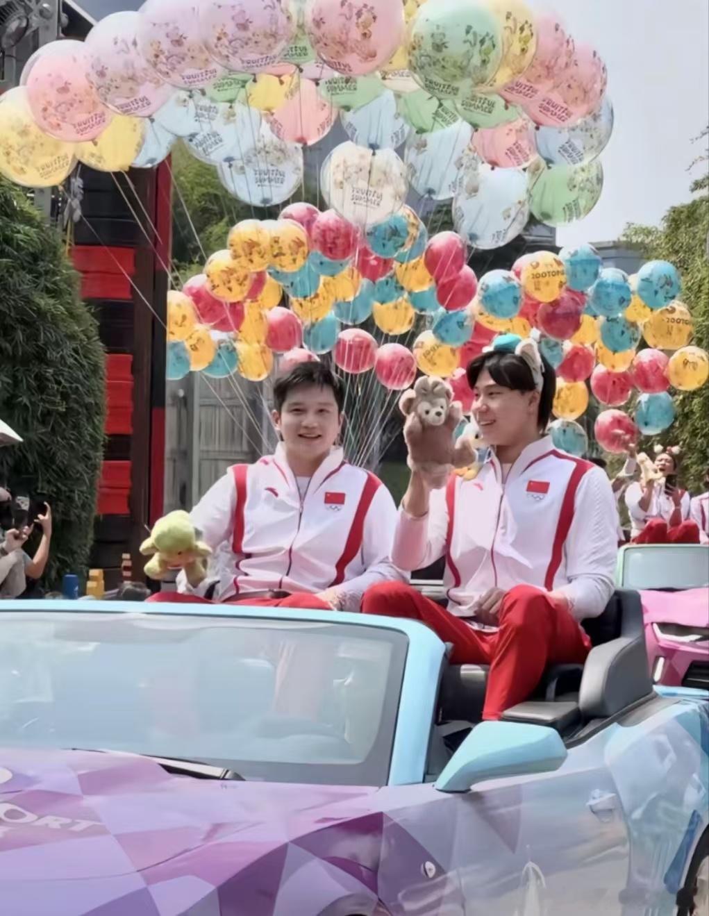 樊振东今天咚咚大王变咚咚公主🥰看得出他是公主～ ​​​