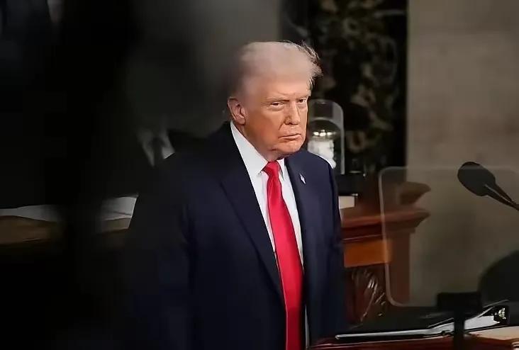 伊朗越打越勇：科威特美国海军基地所有基础设施被摧毁，大量美军伤亡；一艘美国运送弹