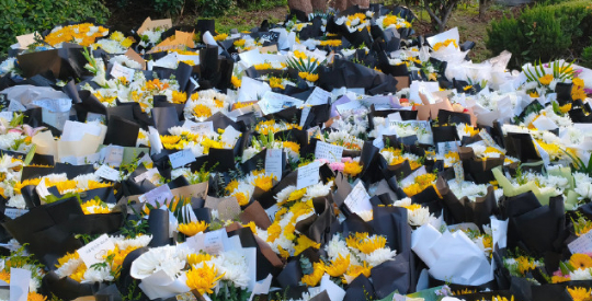 这么多人去送别张雪峰，真的是让人看了很感慨当今社会能让大家真正因为内心尊重而叫一