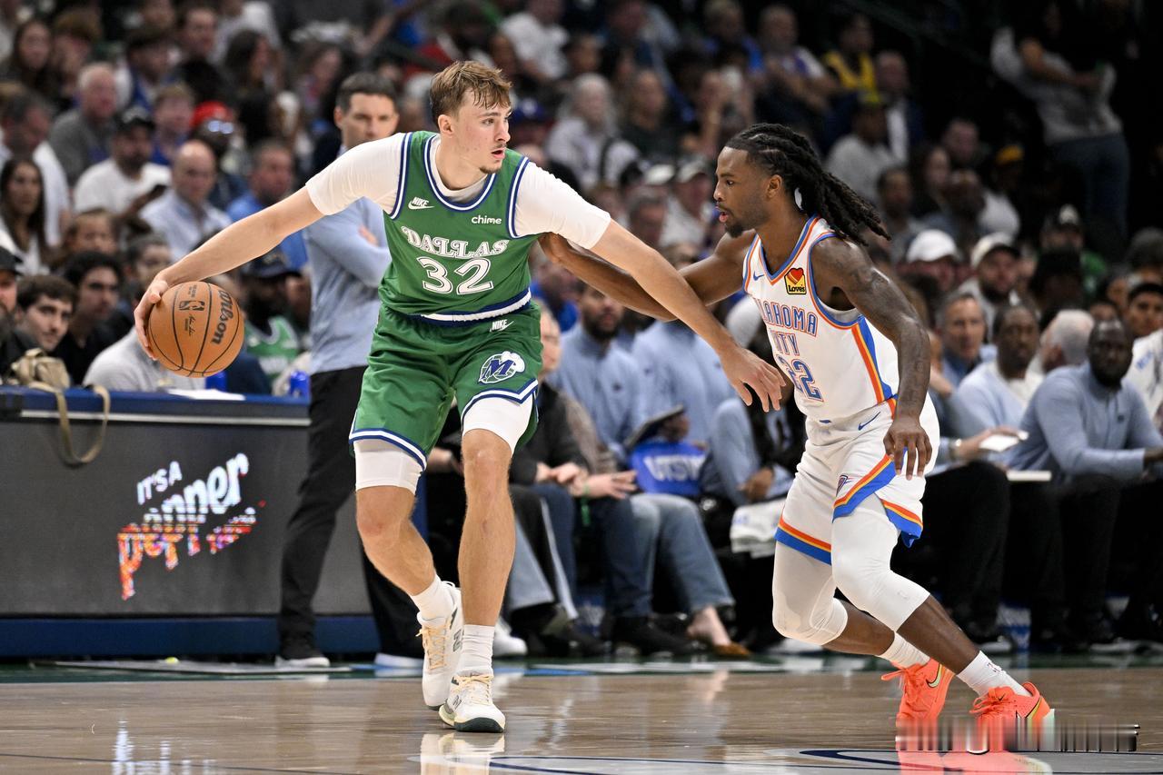 状元弗拉格被防的都快怀疑人生了！
上场比赛，独行侠战胜了猛龙队取得了赛季首胜。弗