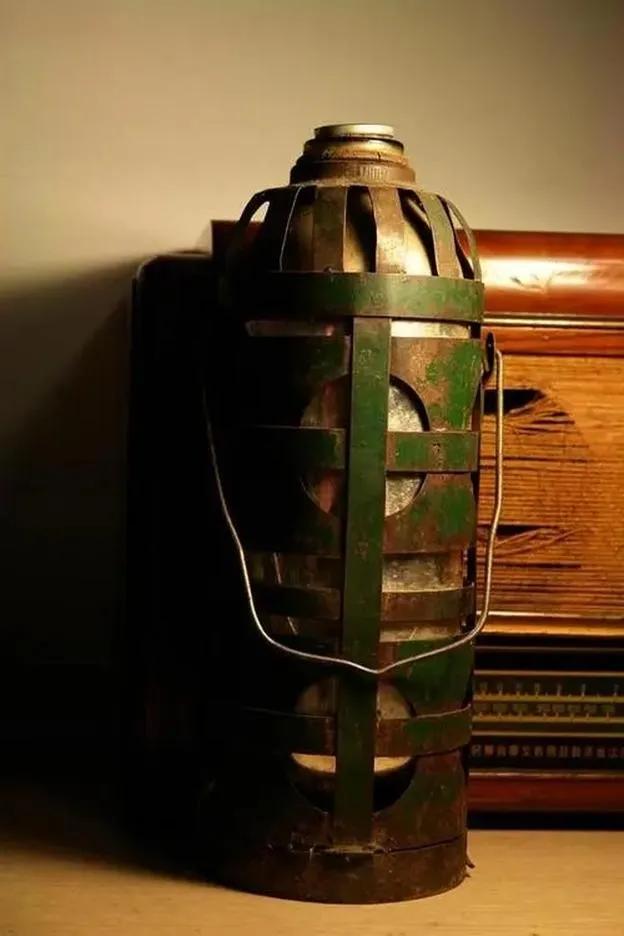 年纪大了，总喜欢怀旧。这或许源于身体和心理双重因素的影响。然而，怀旧,总是让人失