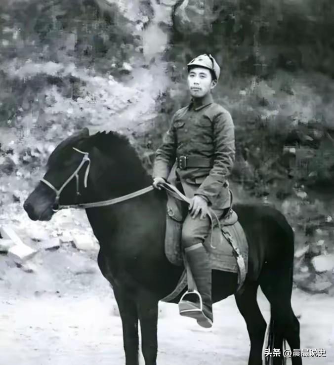 唯一获许佩枪见毛主席的开国上将！王震的“特权”，是血火拼来的绝对信任
 
新中国