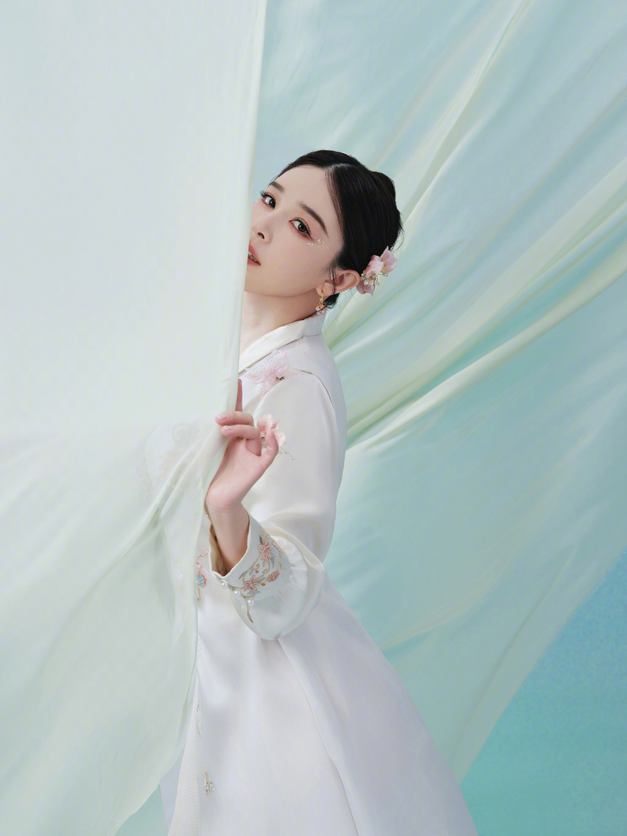 刘烨让阚清子累完这个累那个刘烨代表《合伙人》去《乘风2026》给姐姐们送惊喜，顺