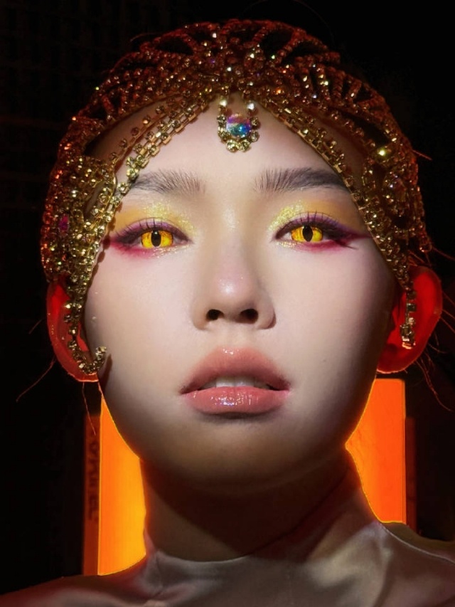 该说不说林允异域美女蛇系妆，也太有冲击力就点！直接拿捏住我的眼球了，看到了这一次