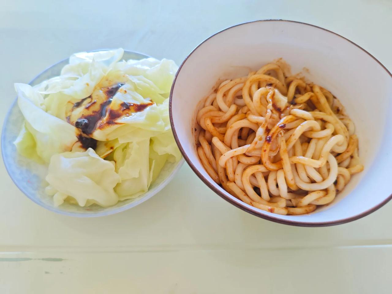 真心的奉劝大家，要相信钱是存下来的。

存钱让我家从负债到有车有房有存款，日子越
