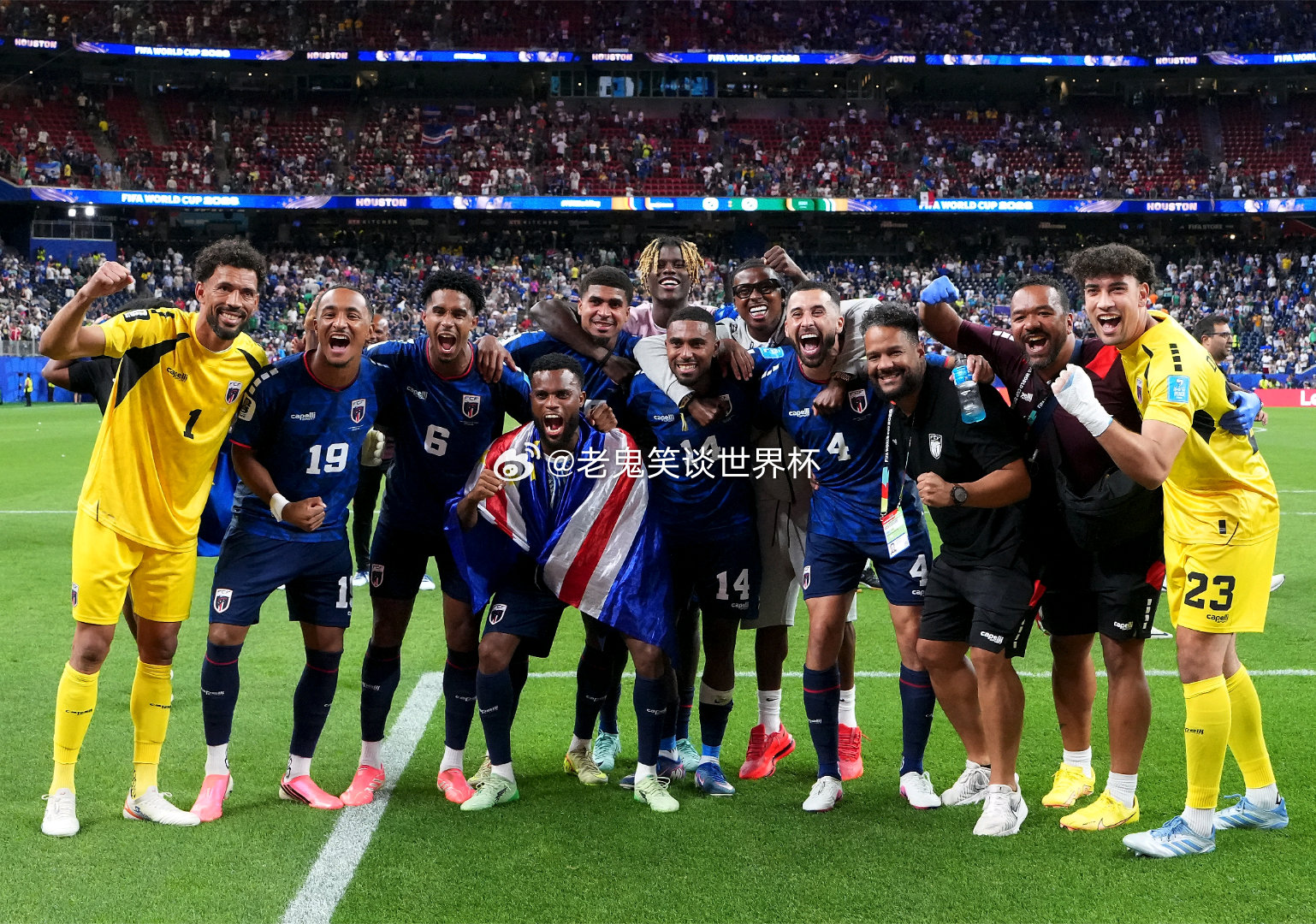 世界杯｜“新军”佛得角小组出线 淘汰赛对阵阿根廷首次参加世界杯的佛得角队26日创