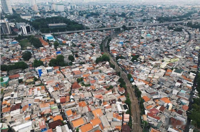 2025年11月发布的《2025年世界城市化展望》报告称，印度尼西亚首都雅加达以