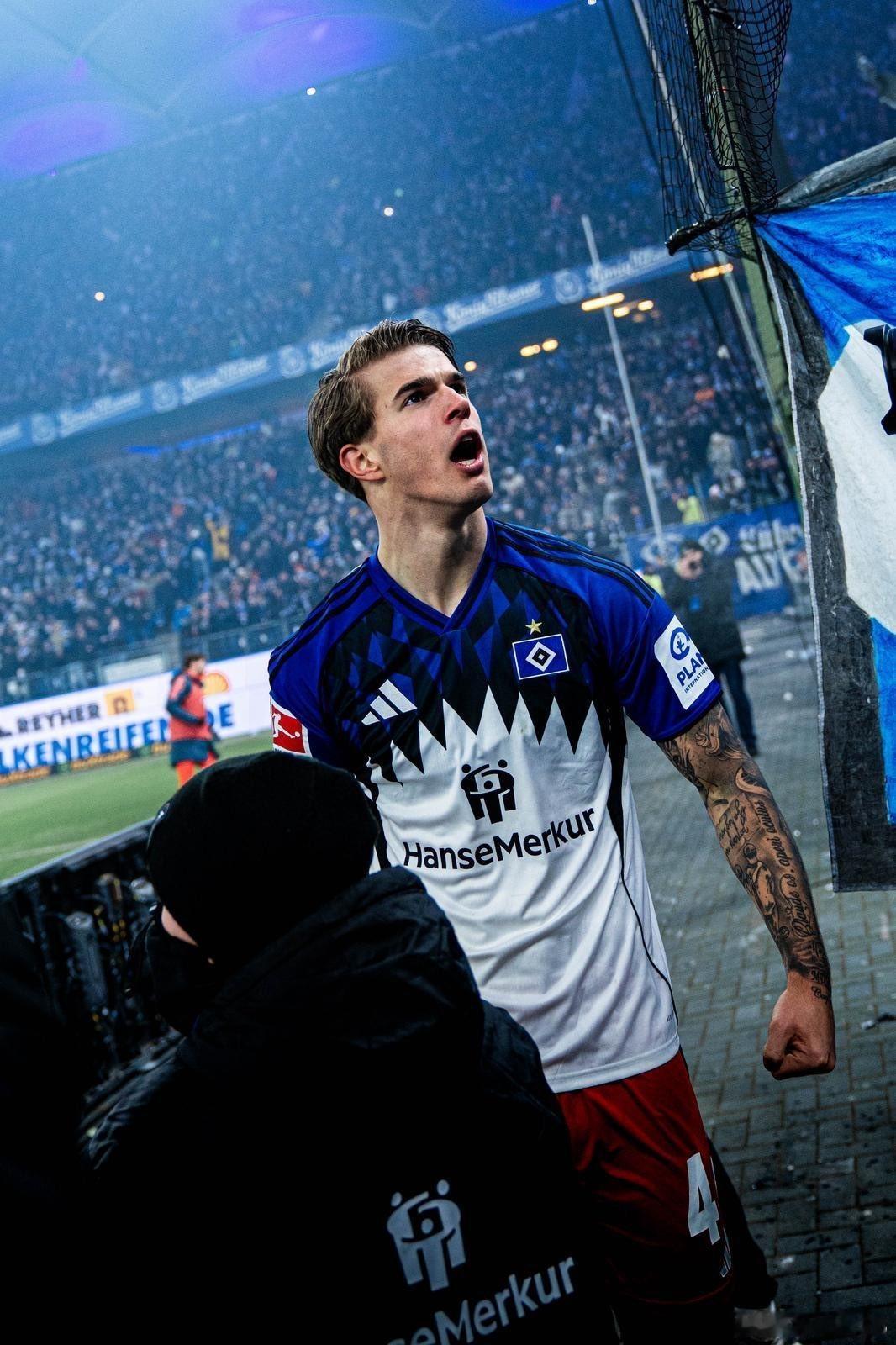 🎙️［普拉滕伯格］：五到六週之前，拜仁慕尼黑就已經對盧卡·武什科維奇印象深刻，