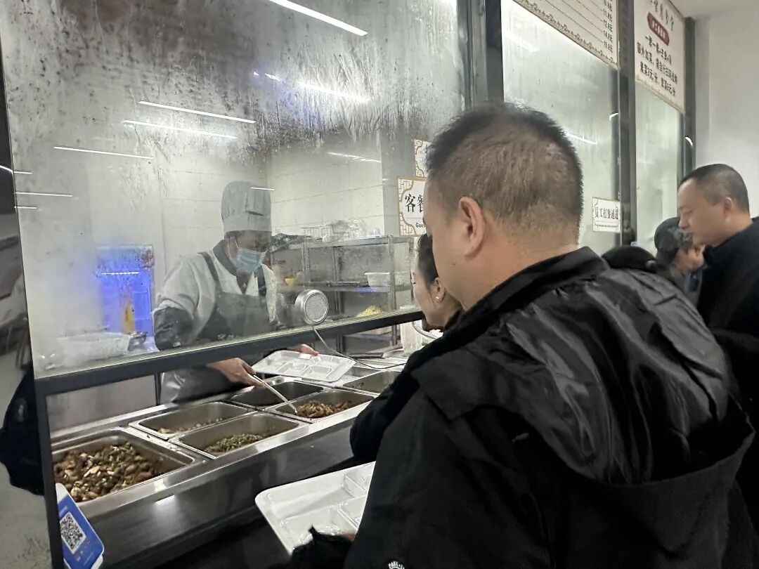贵阳的幸福密码，藏在社区食堂的饭菜香里