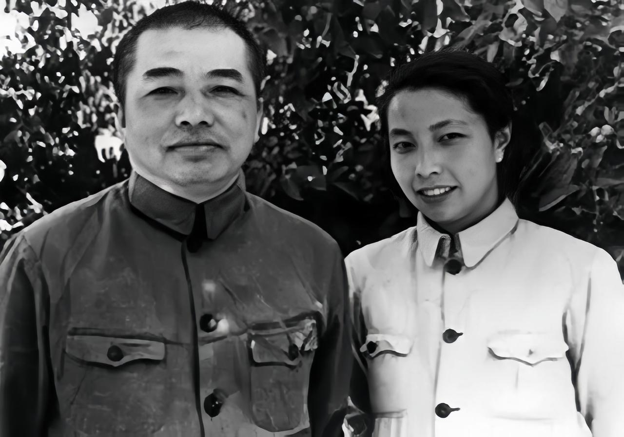 “谁敢横刀立马，唯我彭大将军！”这是毛泽东对彭德怀的一句评语，这句话奠定了彭德怀