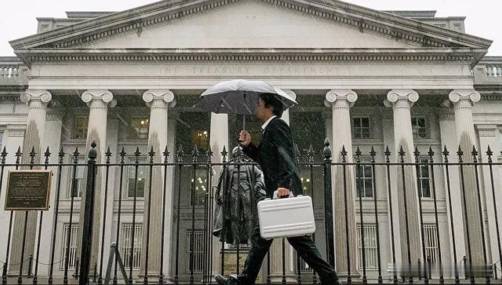 美国另辟蹊径，对伊朗无死角制裁？

太狠了，谁也想不到，特朗普突然放大招，没有对