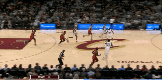 北境之王！巴恩斯一打四毫不畏惧！
在今天NBA常规赛猛龙对阵骑士的第四节比赛中，