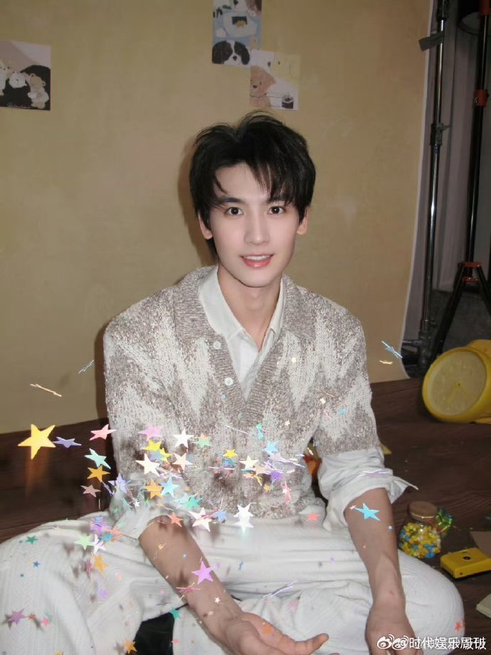 黄俊捷为角色剪短发褪去长发温柔，解锁短发英气。黄俊捷为角色勇敢变造型，用心贴近角