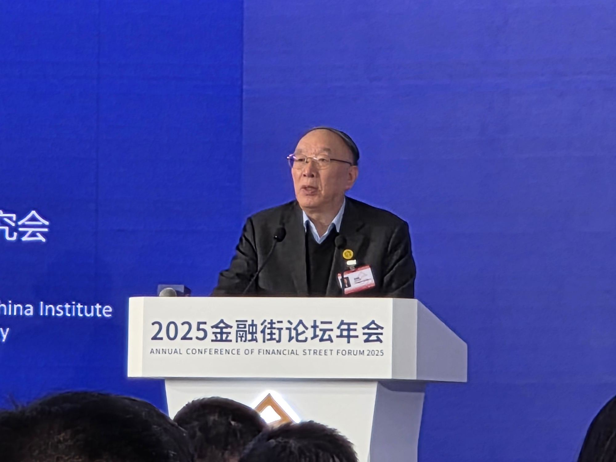 黄奇帆：民企不要在制造业“内卷”，生产性服务业还可盘活商业地产