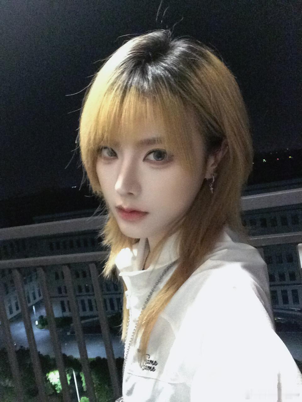 配什么音乐好呢SORA的手提箱
