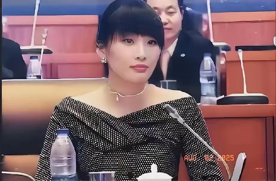 2025年8月1日，香港高等法院对宗庆后遗产纠纷案的判决，让宗馥莉陷入舆论漩涡。