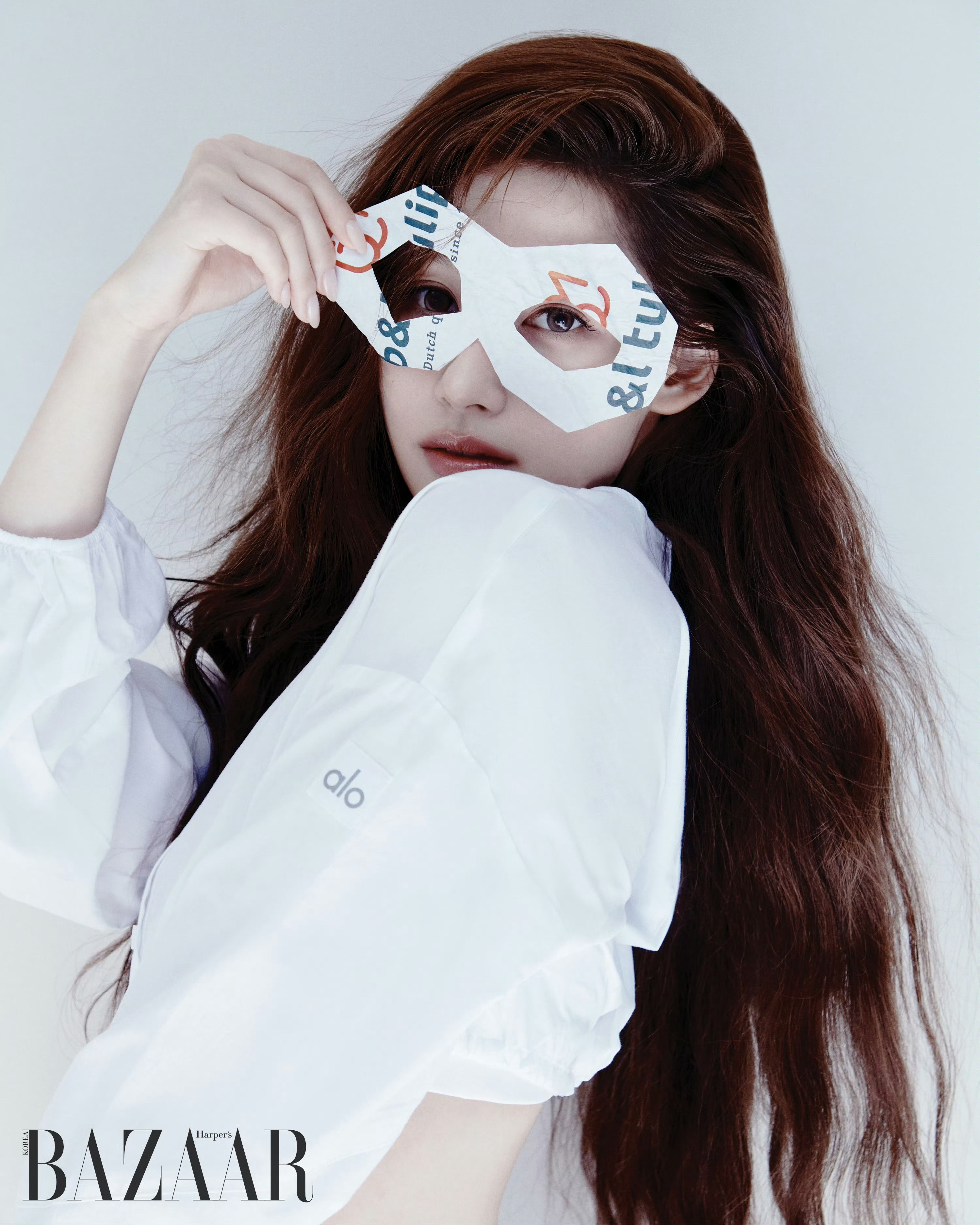 封面大赏Sana登上Harper's BAZAAR Korea夏季特刊Alo服饰