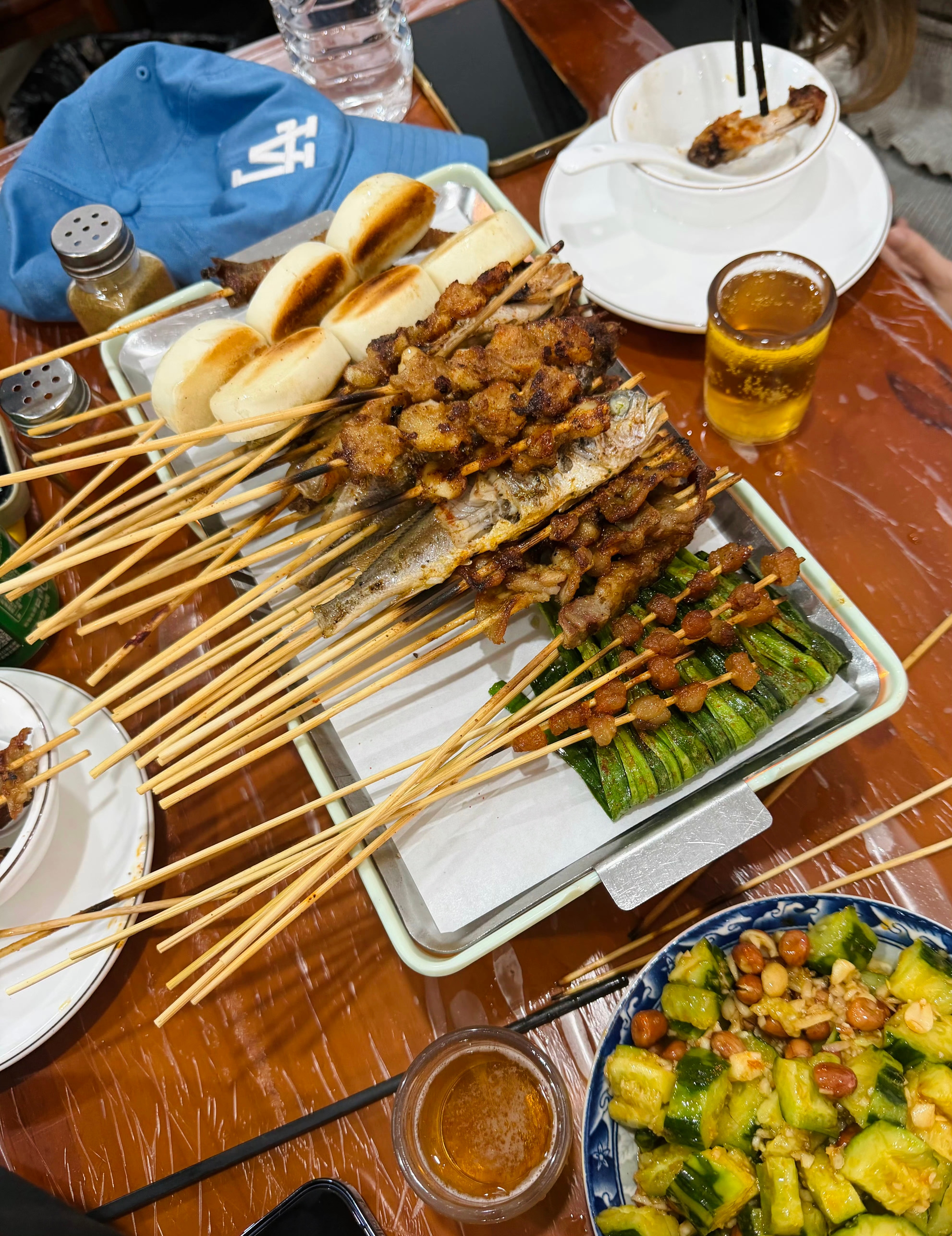 在家里就像蟑螂被困在蟑螂屋🪳必须要出来喝点了🍻🍻🍻🍻…… 龙港