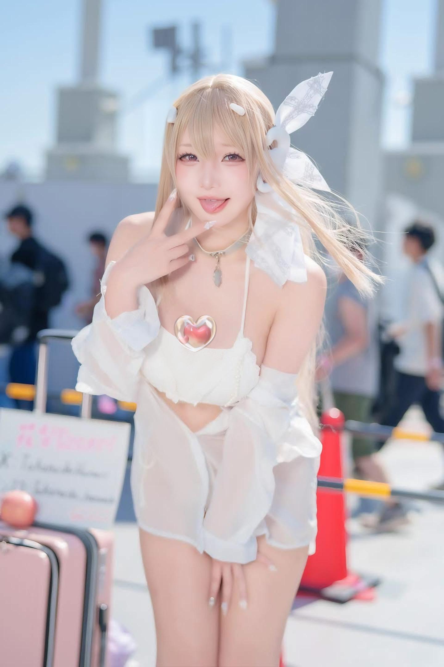 二次元 cos nikke胜利女神 拍照