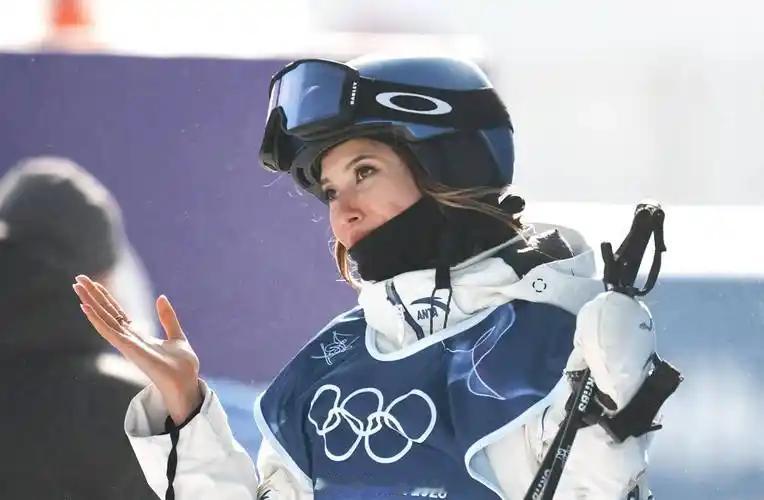 很能理解谷爱凌的这个表态。毕竟她还只是个22岁的姑娘，可承受了很太多的非议、指责