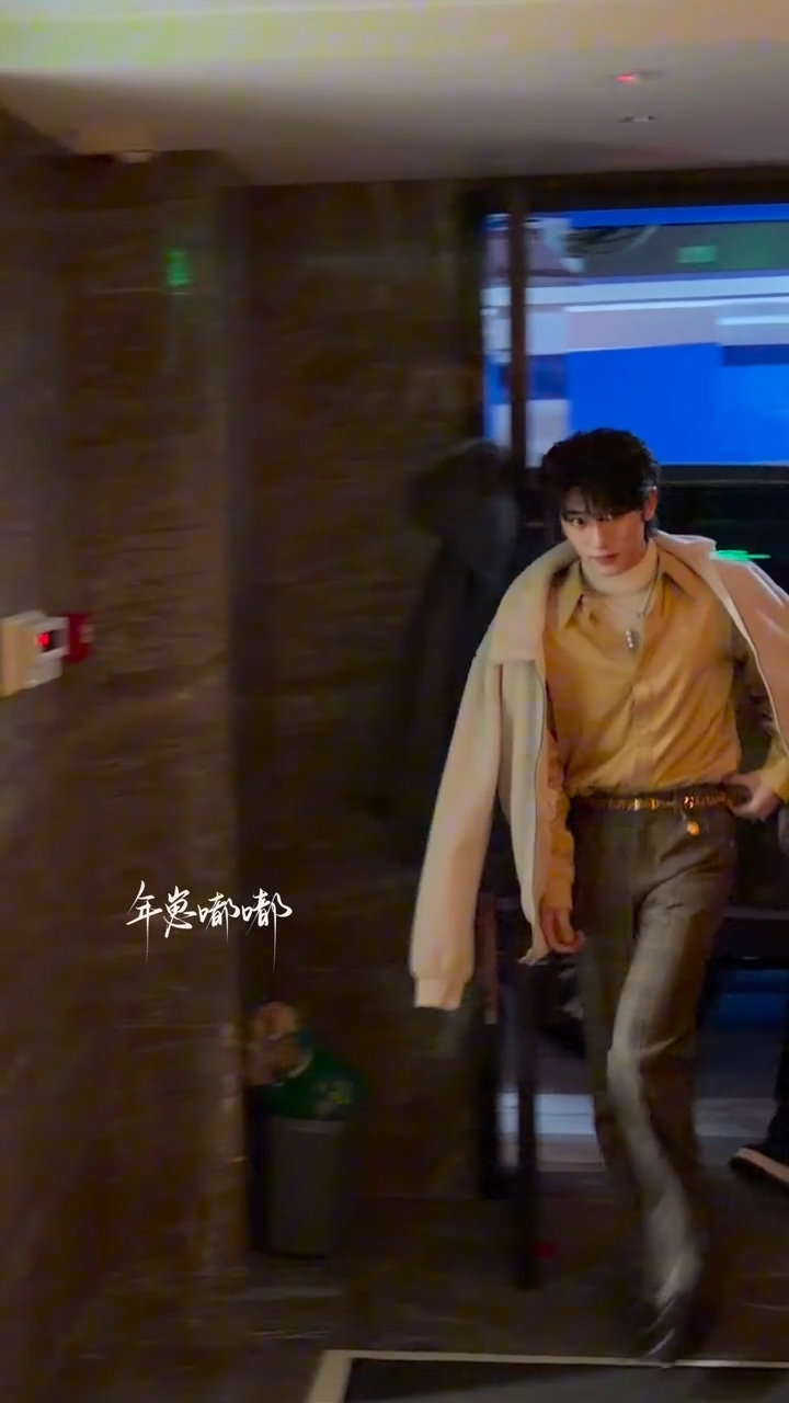 开推4第一课就这样雷霆开推4第一课高能不断，丁程鑫被开推秘籍坑惨连倒四次，深刻理