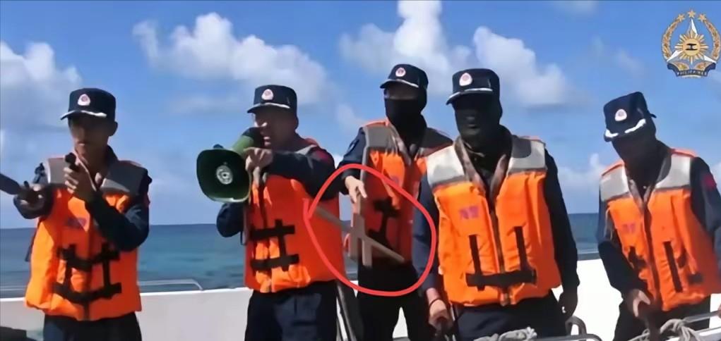 打完架才发现，中国海警手里拿的这是啥呀？

一场海上冲突尘埃落定，网友的目光却聚