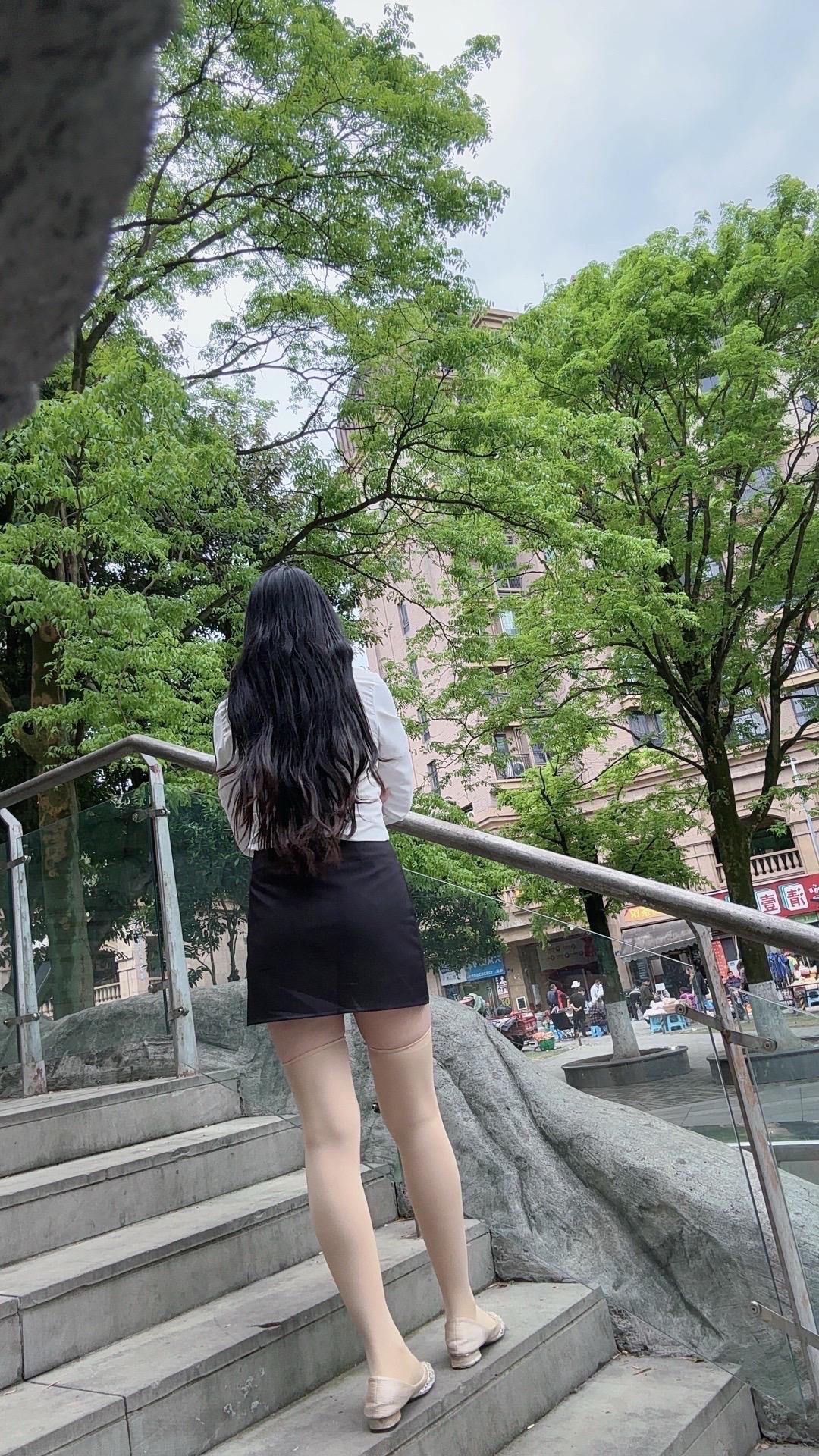 是你的理想女朋友吗 长发及腰的小姐姐