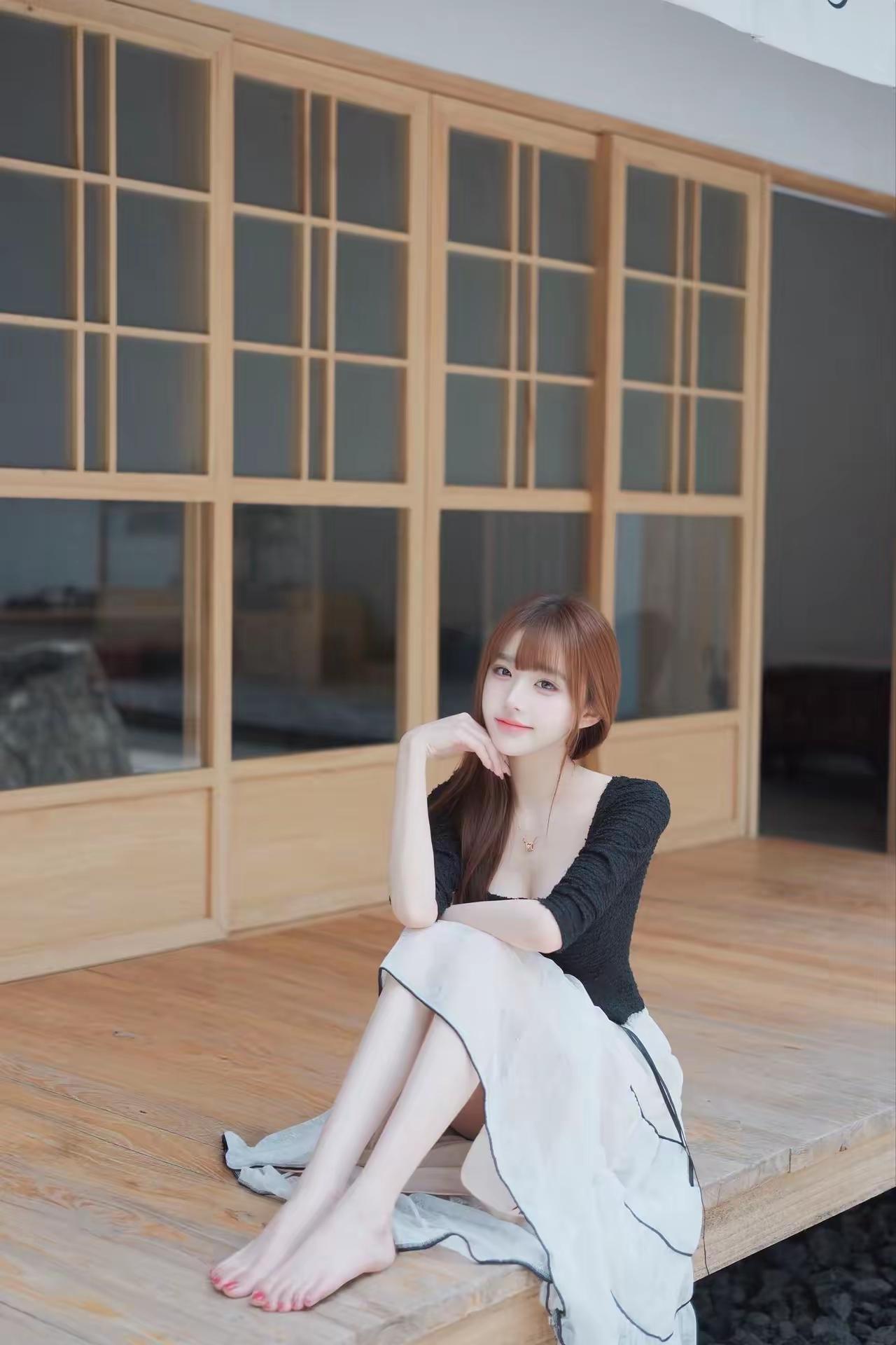年轻就是足够好，
一眼就沉沦……