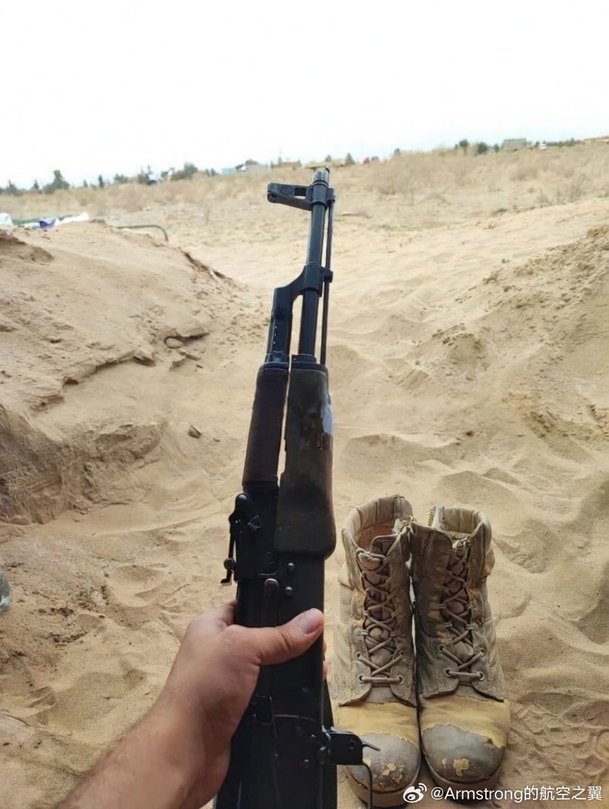 伊朗称正在搜捕逃亡美军 美伊以冲突 驻扎在哈尔格岛的伊朗士兵已做好击退美军登陆的