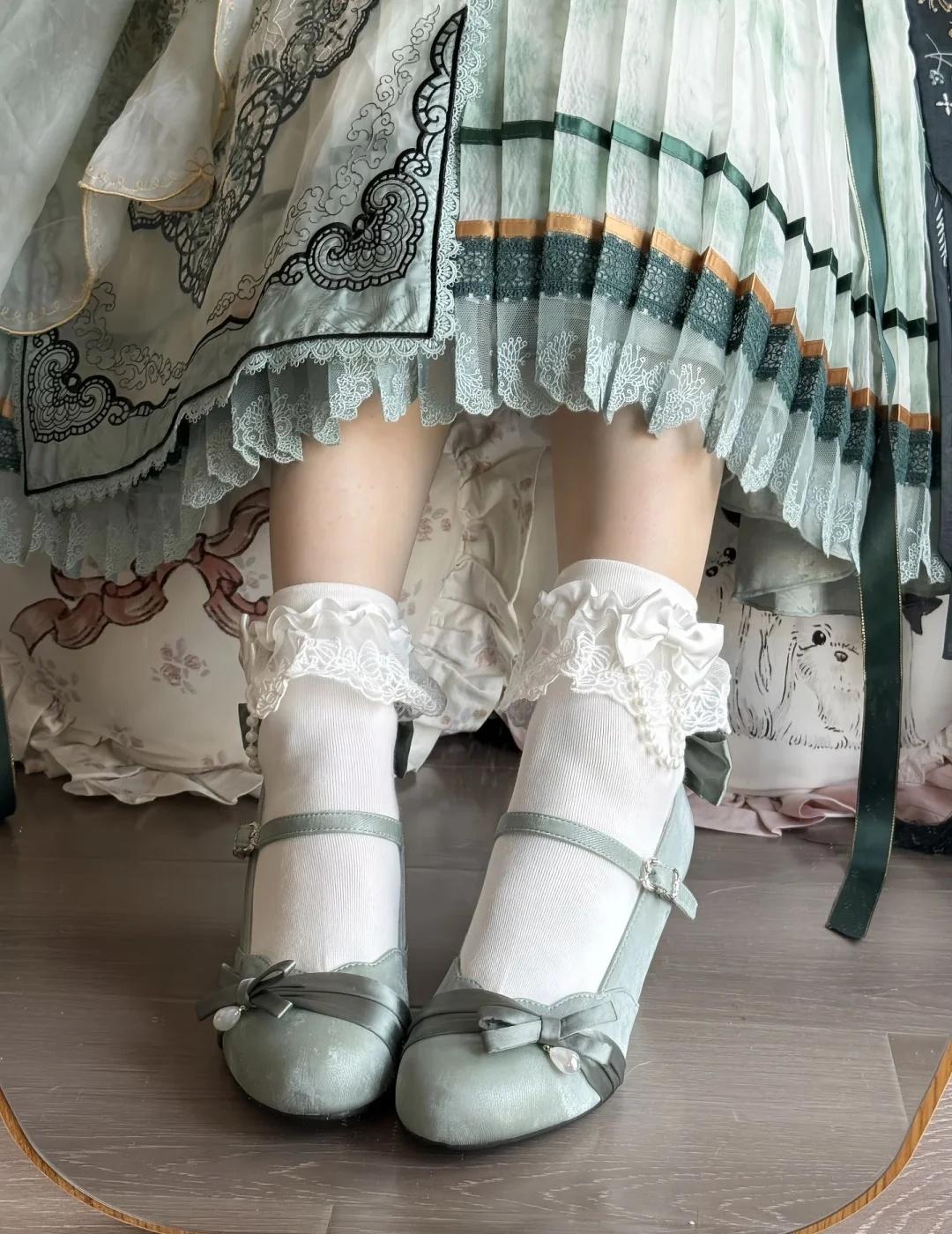 花🦐 适配度拉满
这个鞋子和花匣的叶澜依好搭
鞋子店家官图直出，有高跟7.5c