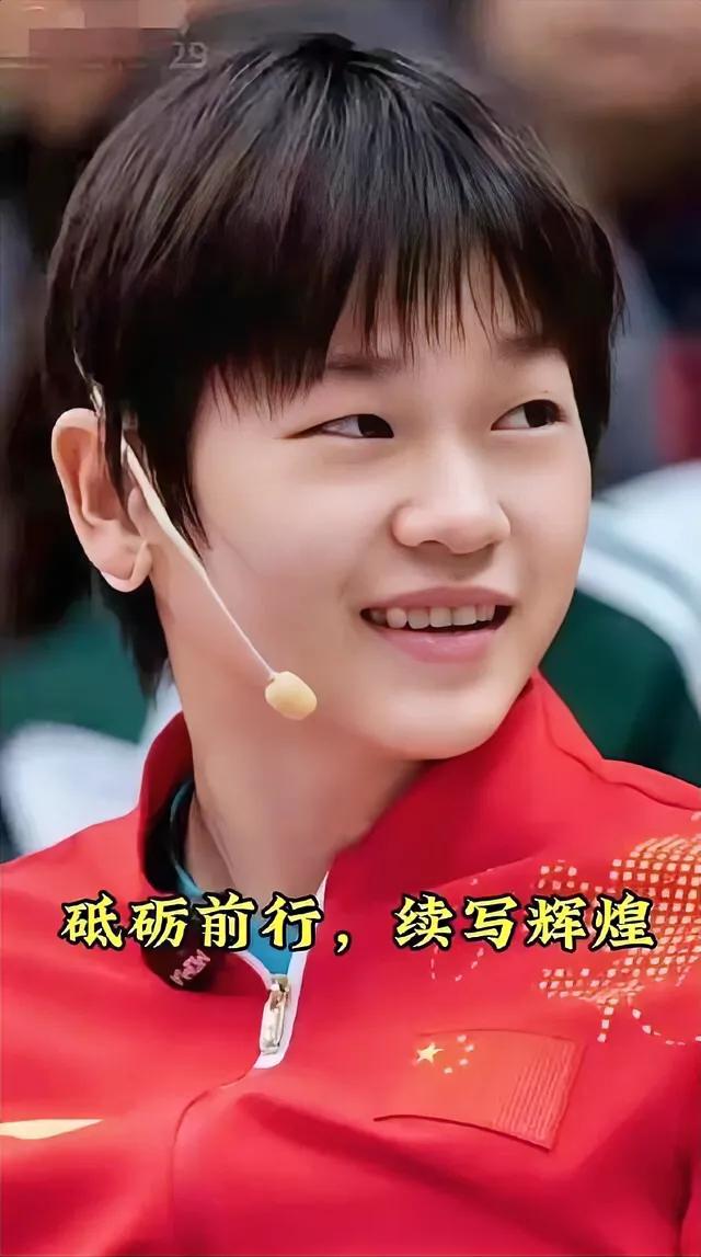 不知你发现没有？单眼皮的全红婵才最“可爱”！“蒜头”鼻子的全红婵才“金不换”！穿