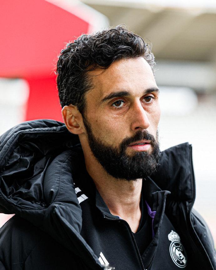 果然！皇马电台又跳出来了又是宣称裁判偷走皇马的胜利！裁判徇私枉法！
称迪亚斯踢球