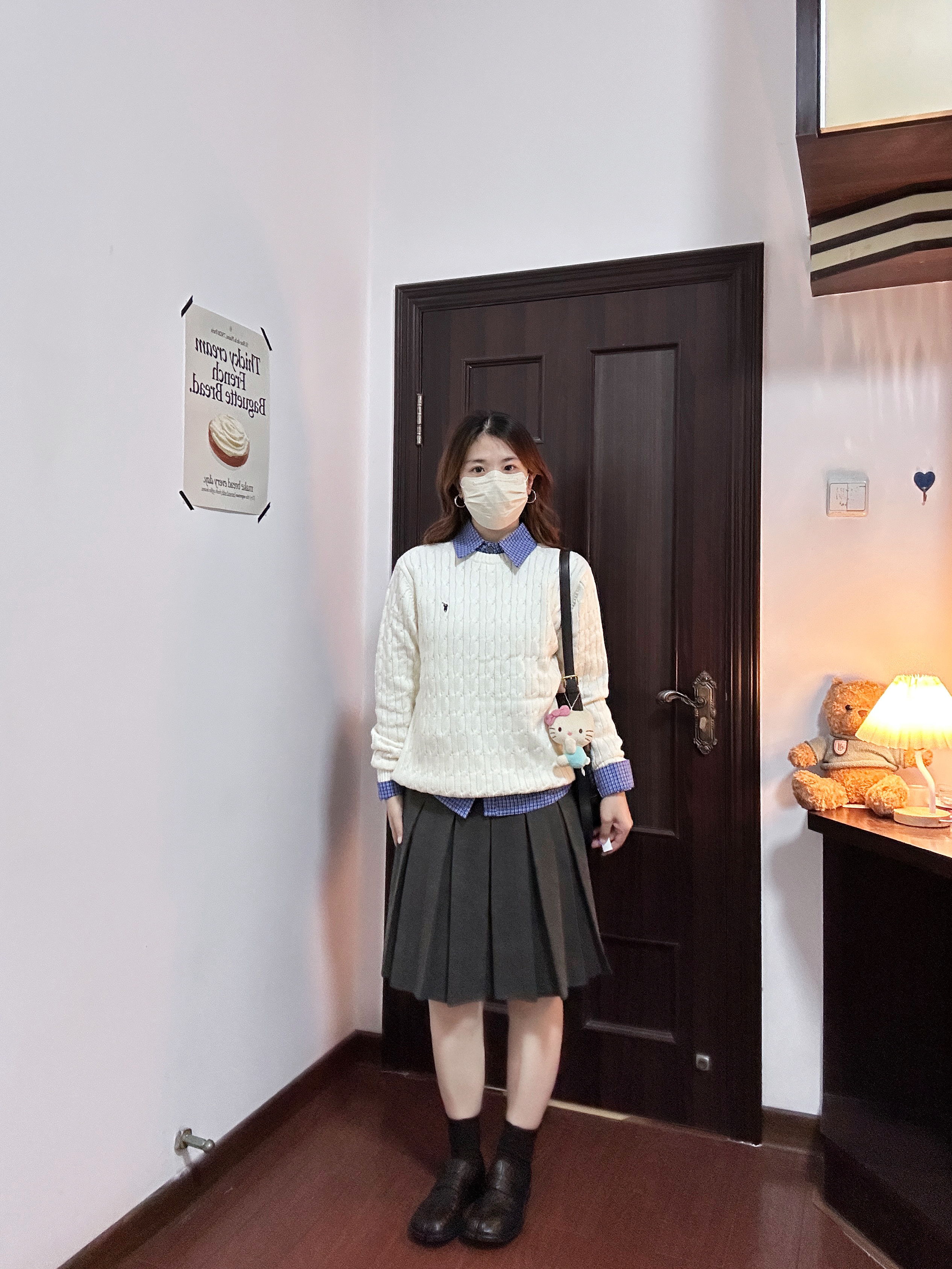 依旧是这件针织毛衣另一种风格～ ​​​
