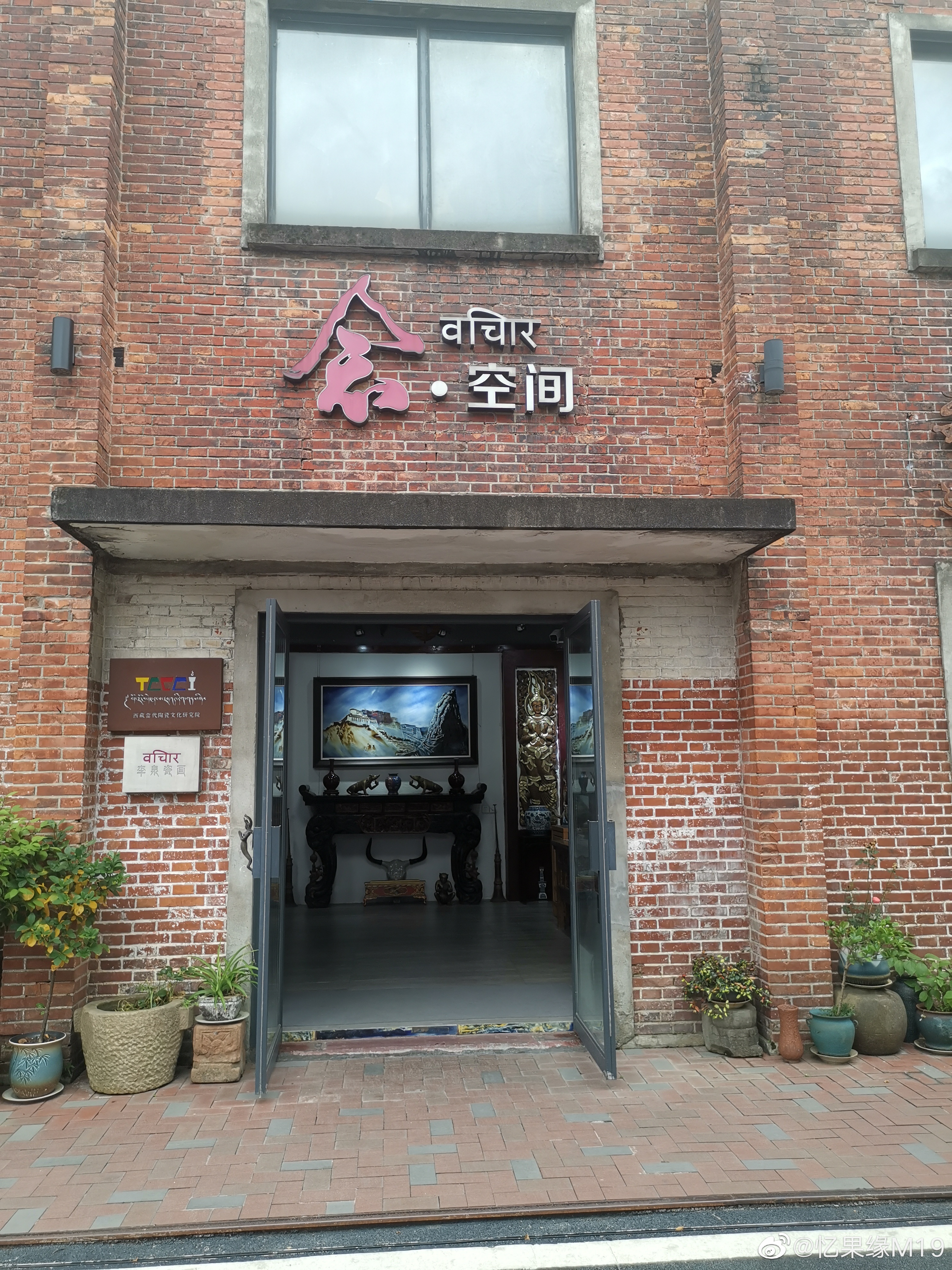 高尿酸的人，千万别犯这10个错！大家好，尿酸高，千万别犯以下这10个错，否则真的