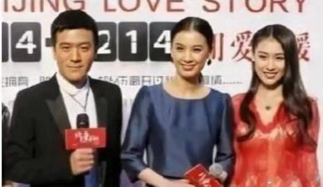杨子签约的女艺人跟黄圣依可以消消乐，不知道黄圣依看到这种自己还没死就开始代餐的事