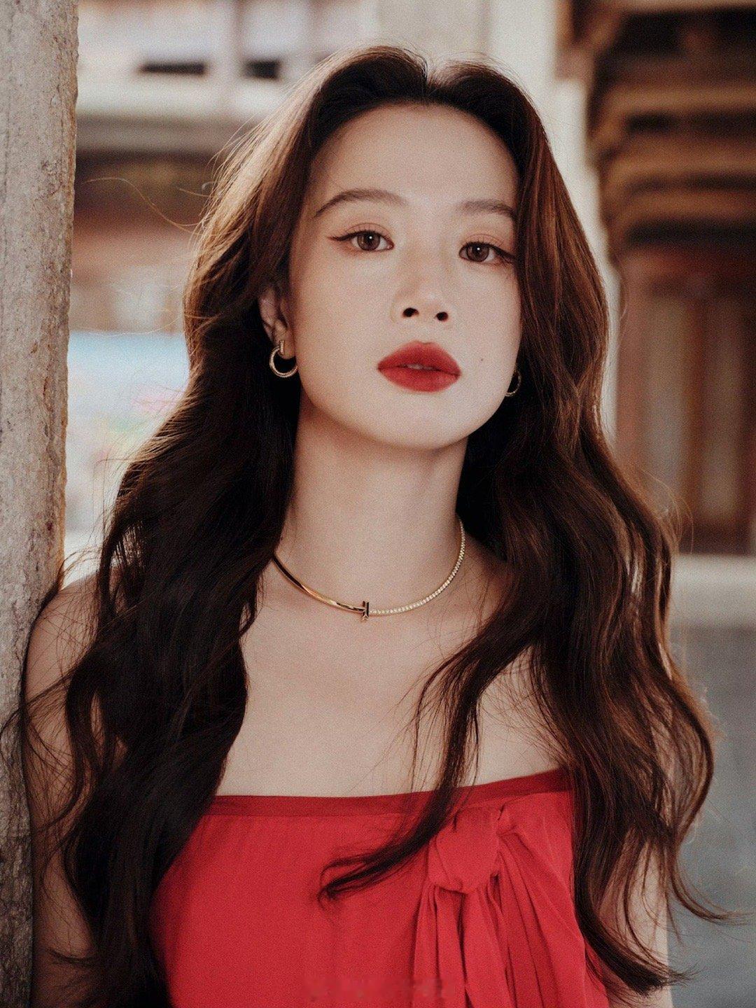 鹭卓李昊为李梦打call鹭卓李昊为李梦兰香如故打call友司贺电搭配CFO握手，