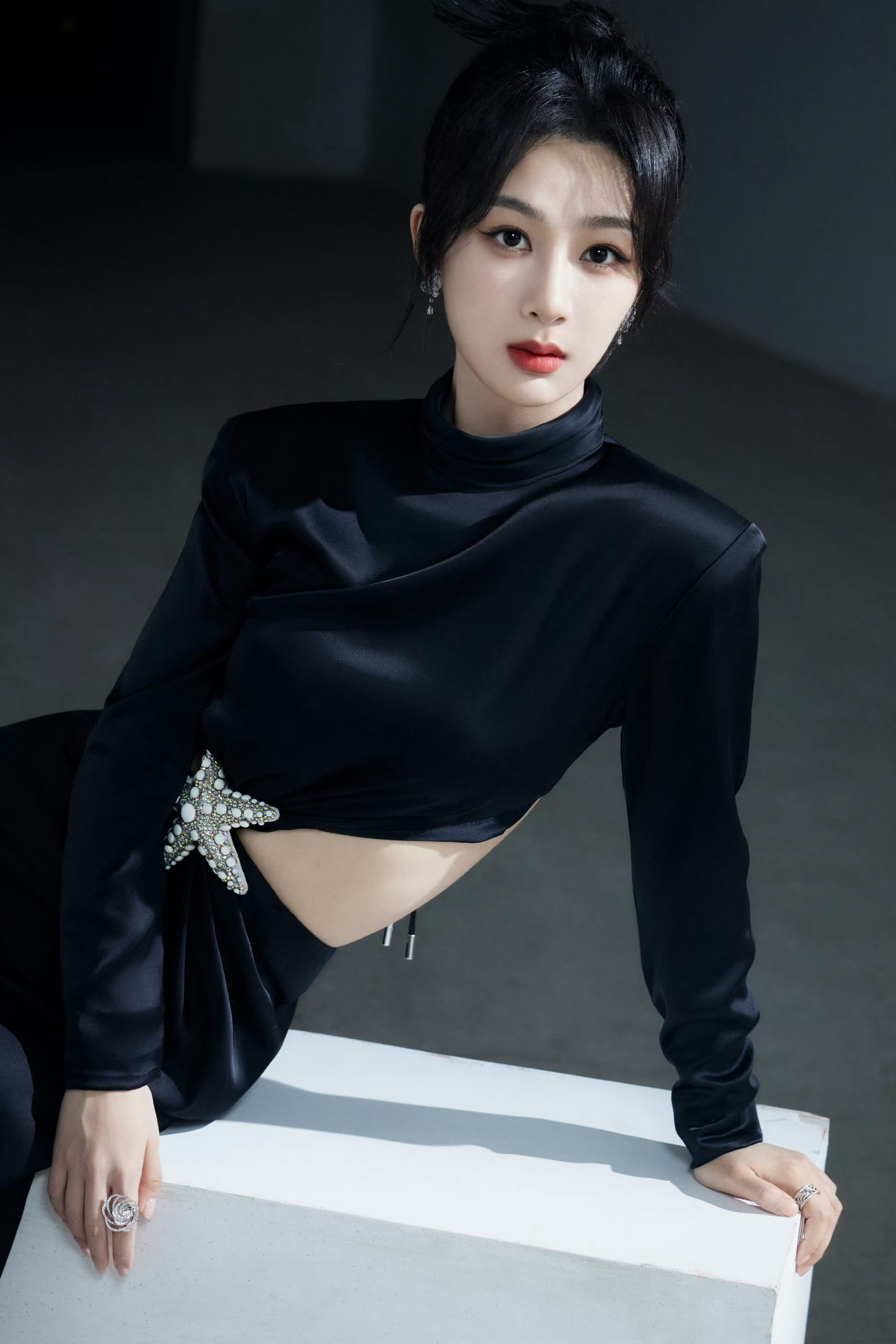  yz#杨紫麦承欢# 草木有阳光和水,风筝有清风和绳,我有余生和你！[抱一抱] 
