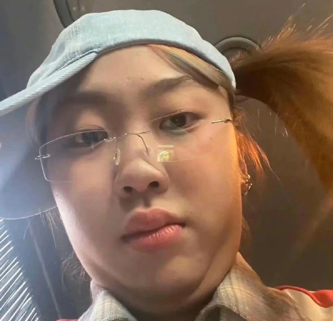 𝑾𝒆𝑪𝒉𝒂𝒕头像分享：Youngji 李泳知每个表情都可以当表情包的
