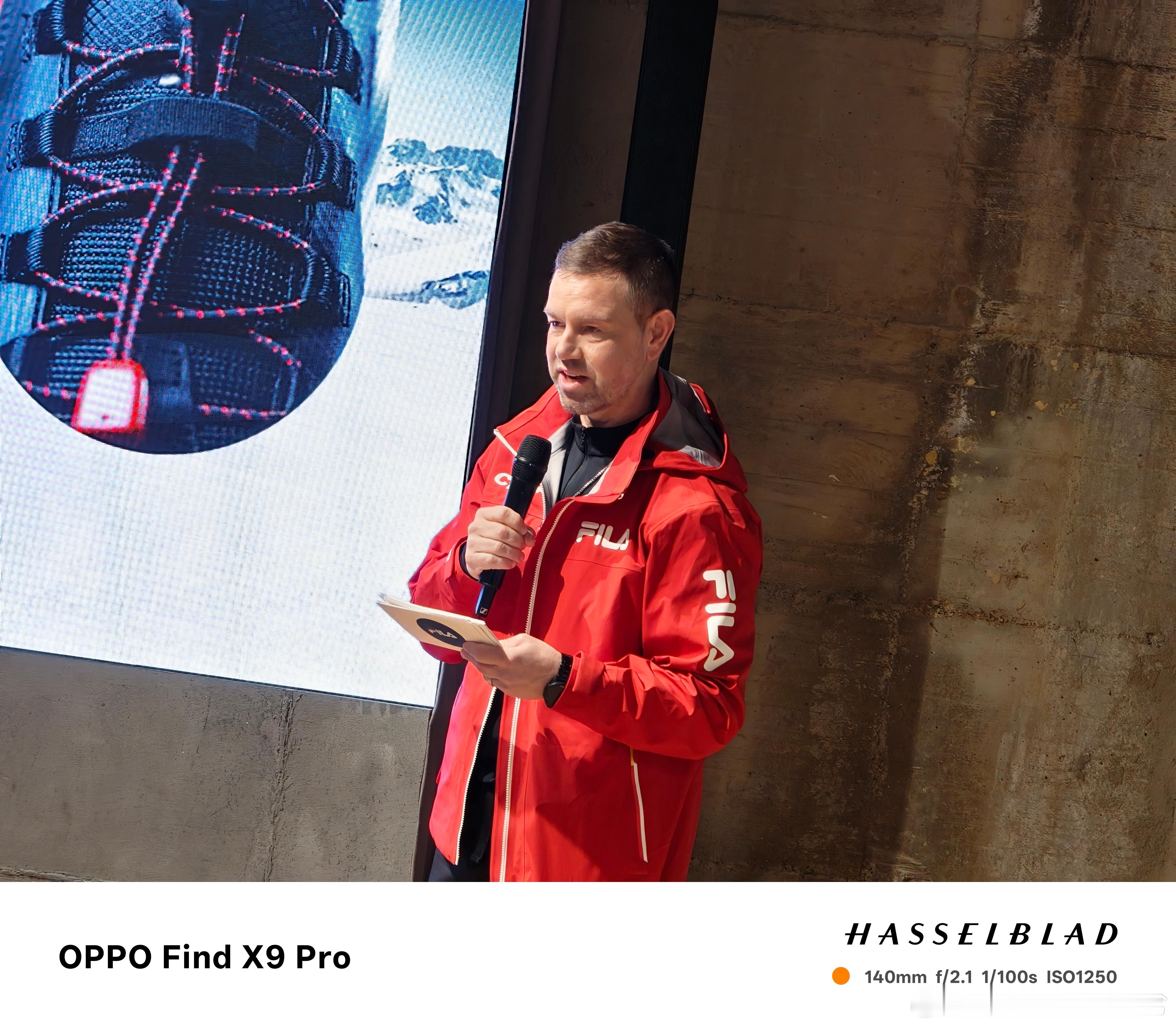 空中技巧国家队比赛服有多少黑科技在米兰来聆听一下FILA领导介绍匠心独具的凌峰科