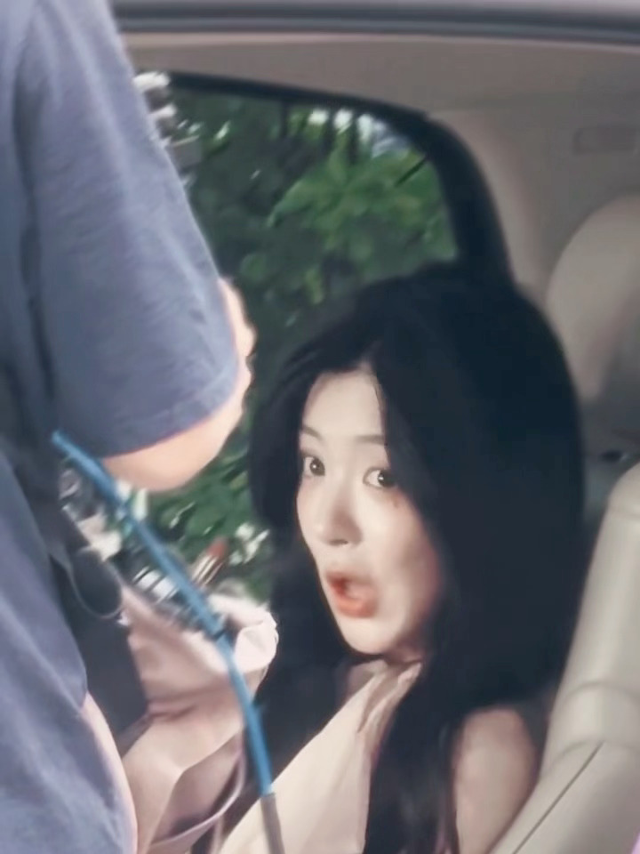 柳柳说恋爱中原地等待不如主动出击太认同柳柳的恋爱观了，感情里干等着只会错过心意，